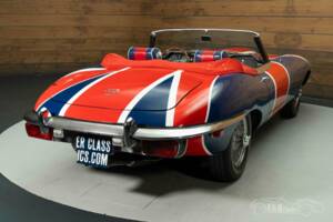Image 5/17 de Jaguar E-Type (1970)