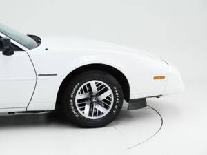 Bild 9/15 von Pontiac Firebird TransAm (1990)