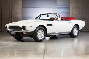 Immagine 1/24 di Aston Martin V8 Volante (1983)