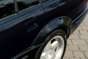 Image 24/75 of Lotus Carlton (1991)