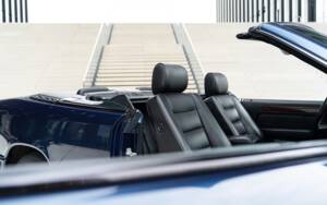Image 30/45 of Mercedes-Benz E 220 (1995)