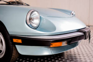 Bild 37/48 von Alfa Romeo 2.0 Spider (1983)