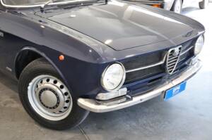 Bild 10/33 von Alfa Romeo Giulia 1300 GT Junior (1971)