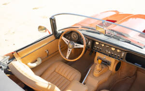 Image 28/54 of Jaguar Type E 4.2 (1965)