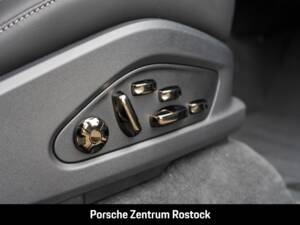 Imagen 28/35 de Porsche Cayenne Turbo E-Hybrid (1900)