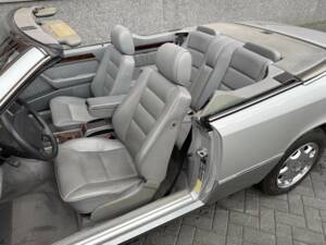 Bild 26/50 von Mercedes-Benz E 320 (1995)