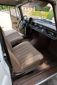 Image 10/32 of Mercedes-Benz 200 D (1966)