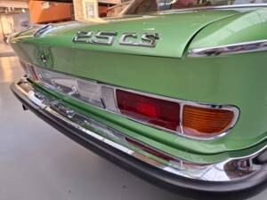 Image 5/43 of BMW 2,5 CS (1975)