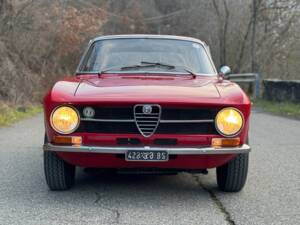 Immagine 3/48 di Alfa Romeo Giulia GT 1300 Junior (1972)