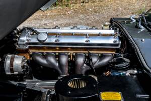 Image 28/44 de Jaguar Type E 4.2 (1964)