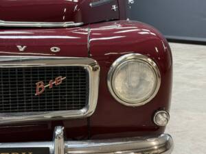 Image 18/50 of Volvo P 210 Duett (1962)