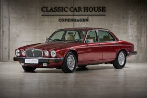 Image 1/96 of Daimler Double Six (1993)