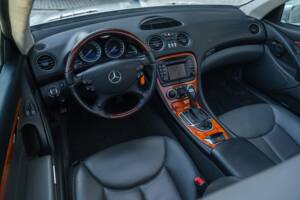 Image 63/86 de Mercedes-Benz SL 500 (2002)