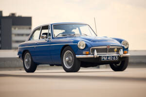 Image 4/100 de MG MGC GT (1970)