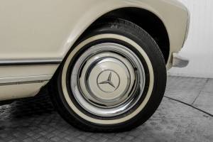 Immagine 43/50 di Mercedes-Benz 230 SL (1964)