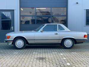 Image 8/21 of Mercedes-Benz 560 SL (1987)