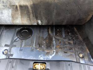 Bild 16/113 von BMW 735i (1986)