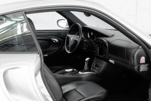 Image 23/49 of Porsche 911 Turbo (2002)