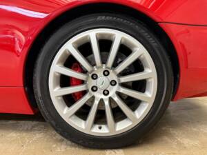 Immagine 13/18 di Aston Martin V12 Vanquish (2003)