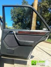 Bild 21/48 von Mercedes-Benz 200 E (1991)