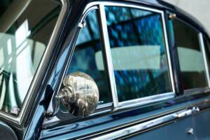 Image 8/50 of Bentley S 3 (1964)