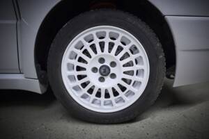 Image 72/93 of Lancia Delta HF Integrale Evoluzione I (1992)