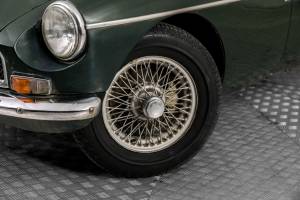 Image 4/50 of MG MGB GT (1973)
