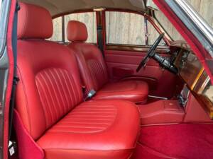 Image 7/23 de Jaguar 340 (1968)