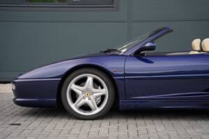 Image 9/50 de Ferrari F 355 Spider (1998)