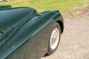Image 15/50 of Jaguar XK 120 DHC (1954)