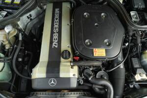 Bild 50/50 von Mercedes-Benz 300 E-24 (1989)