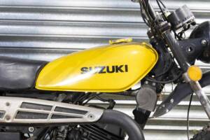 Image 7/20 of Suzuki DUMMY (1974)