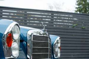 Image 48/57 de Mercedes-Benz 280 SE 3,5 (1971)