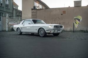 Image 34/53 of Ford Mustang 200 (1966)