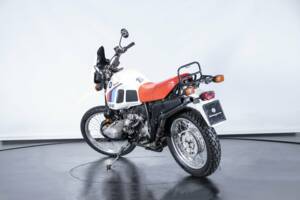Image 2/50 de BMW DUMMY (1985)