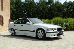 Bild 2/50 von BMW 318is "Class II" (1994)