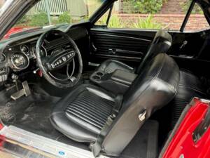 Image 32/50 of Ford Mustang 200 (1968)
