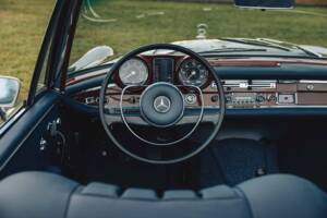 Afbeelding 11/25 van Mercedes-Benz 250 SE (1967)