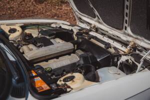 Bild 36/36 von BMW 318i (1991)