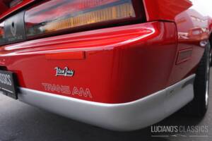 Bild 32/66 von Pontiac Firebird TransAm (1989)