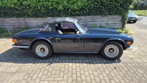 Image 5/100 of Triumph TR 6 PI (1971)