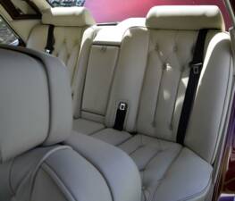 Image 29/50 of Rolls-Royce New Silver Dawn (1997)