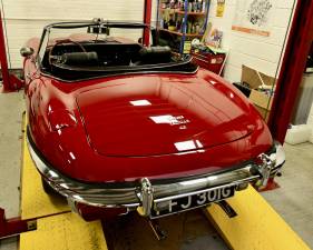 Image 45/50 of Jaguar E-Type (1969)