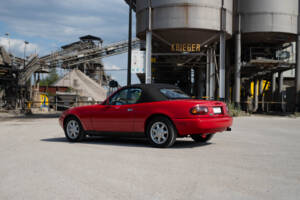 Immagine 6/24 di Mazda MX-5 1.6 (1992)