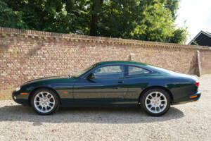 Image 24/50 of Jaguar XKR (2001)