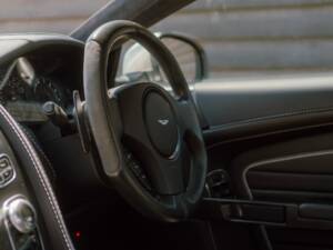 Image 47/96 of Aston Martin DB 9 GT "Bond Edition" (2015)