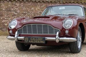 Image 37/50 de Aston Martin DB 5 Vantage (1965)
