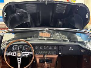 Bild 33/47 von Jaguar E-Type (1968)