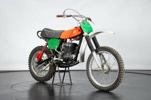 Immagine 7/50 di Montesa Cappra 250 VE (1977)