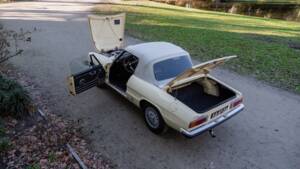 Image 25/58 of Alfa Romeo 2000 Spider Veloce (1977)